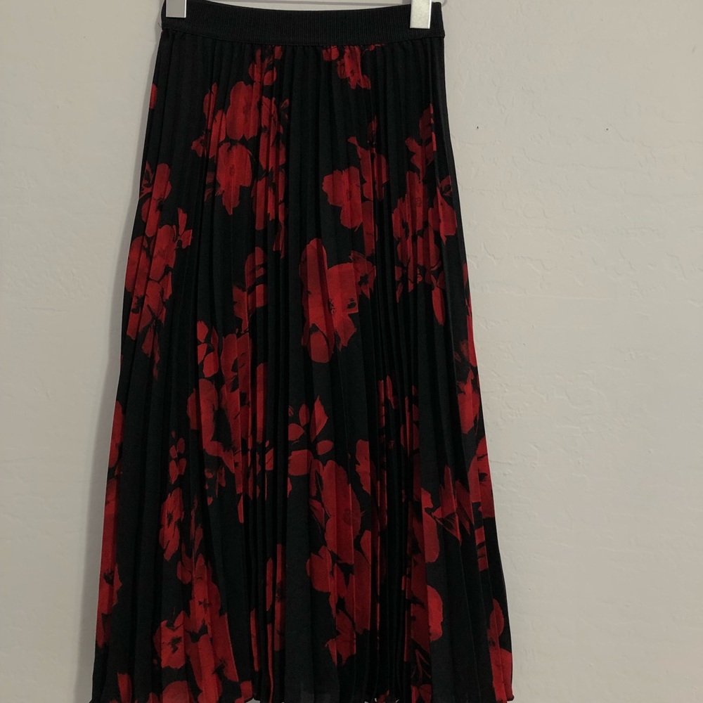 H & M Floral Midi Skirt